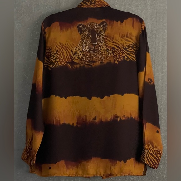 Dalin 2pc Women Button Up Blouse and Tee Leopard/Cheetah Animal Print Sz Med - Picture 4 of 11